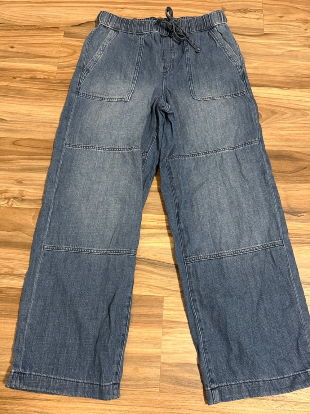 Gap High-Rise Wide Leg Pull-On Jeans  Front Seam Detail Women’s Sz. S Cotton